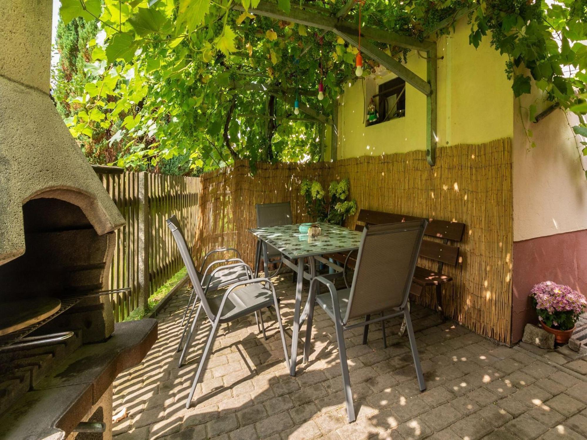Modern Apartment In Sebnitz With A Terrace In Sebnitz Buitenkant foto
