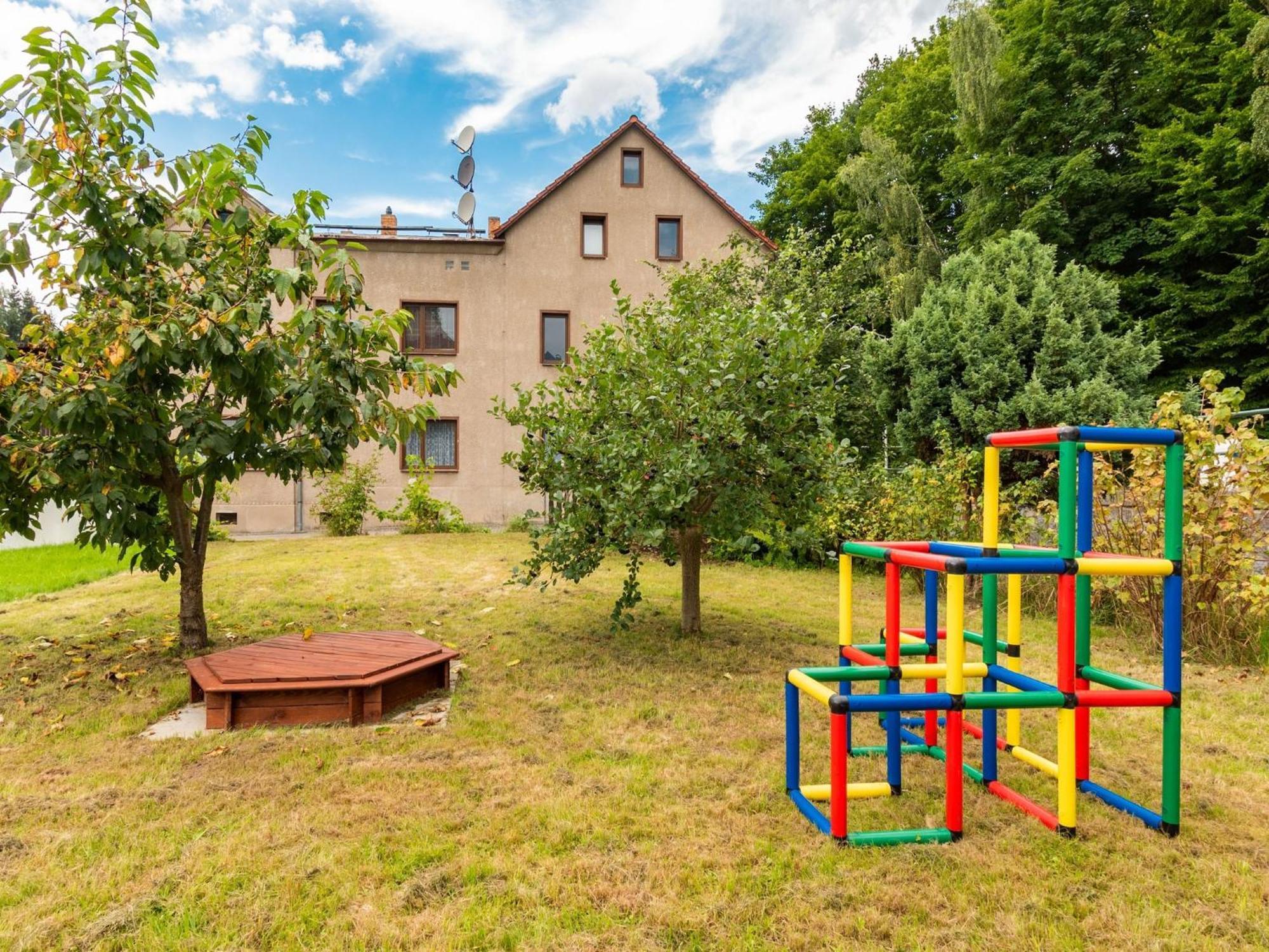 Modern Apartment In Sebnitz With A Terrace In Sebnitz Buitenkant foto