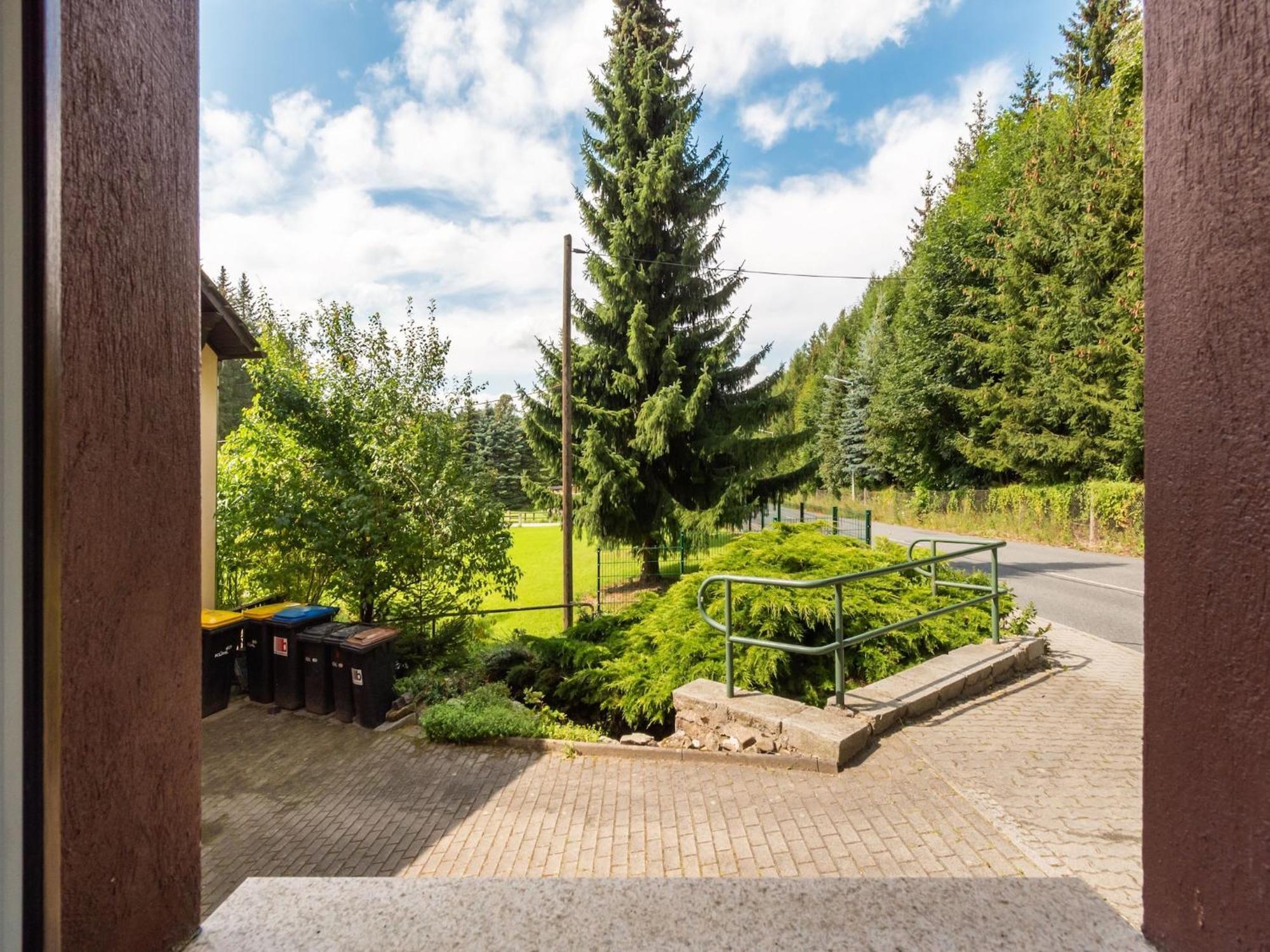 Modern Apartment In Sebnitz With A Terrace In Sebnitz Buitenkant foto
